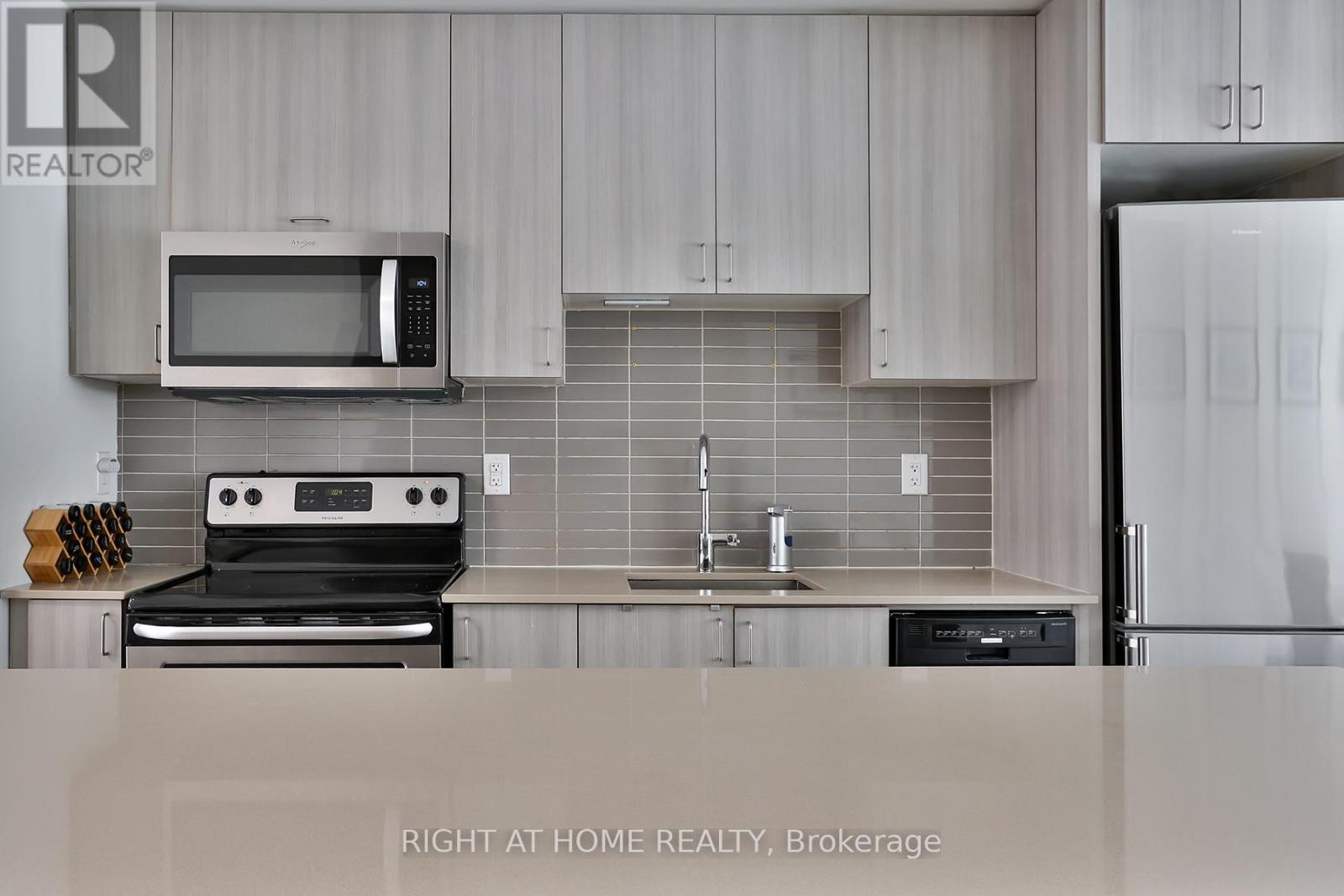 178 Frederick Tisdale Drive, Toronto, Ontario  M3K 0A6 - Photo 9 - W12917558