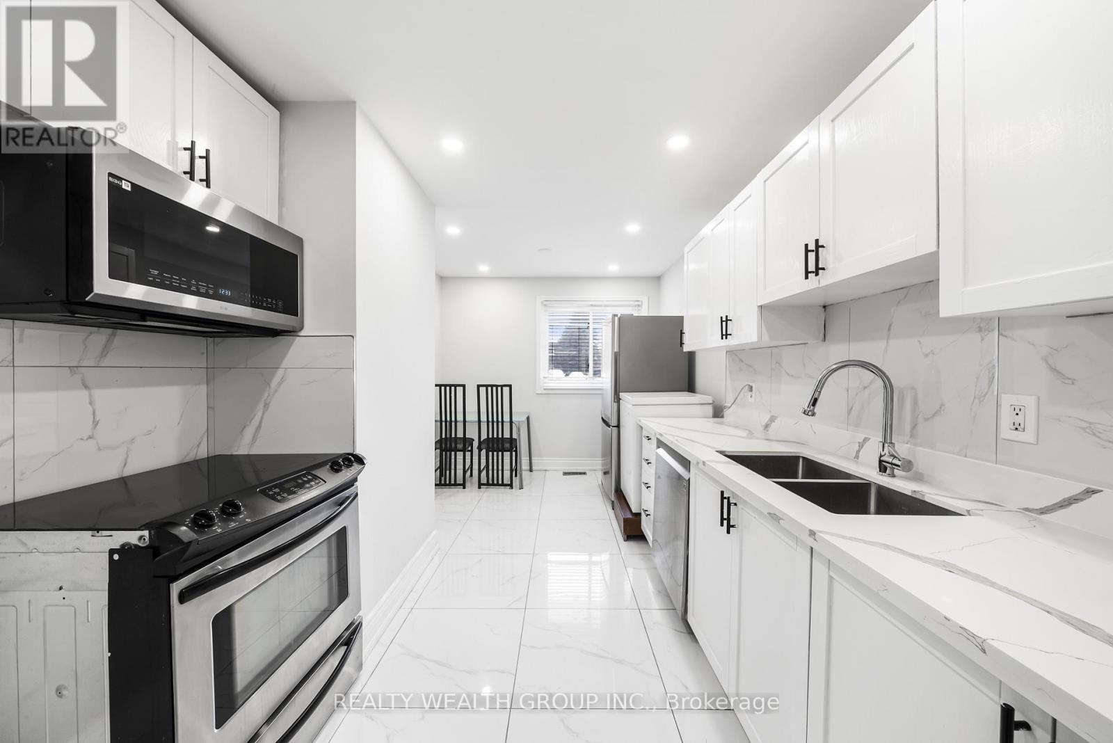 39 - 521 Timber Lane, Burlington, Ontario  L7L 4B1 - Photo 7 - W12917560