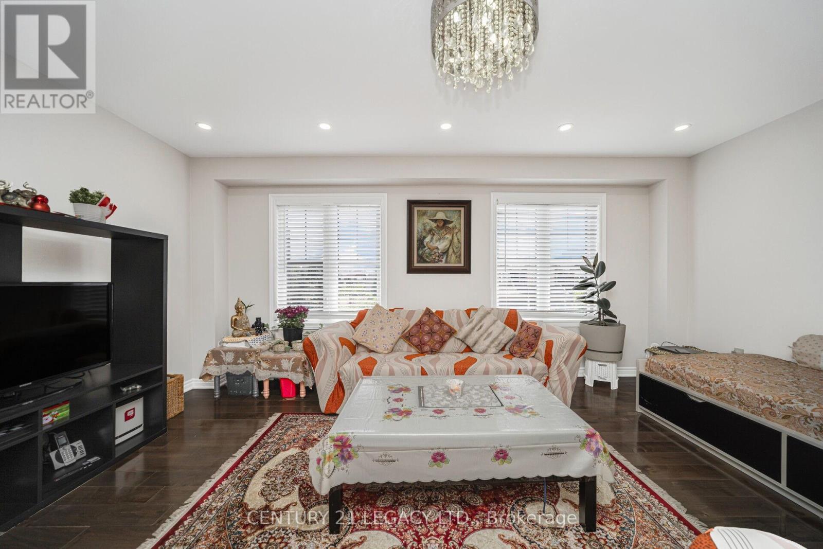 40 Donomore Drive, Brampton, Ontario  L7A 0S7 - Photo 10 - W12917576