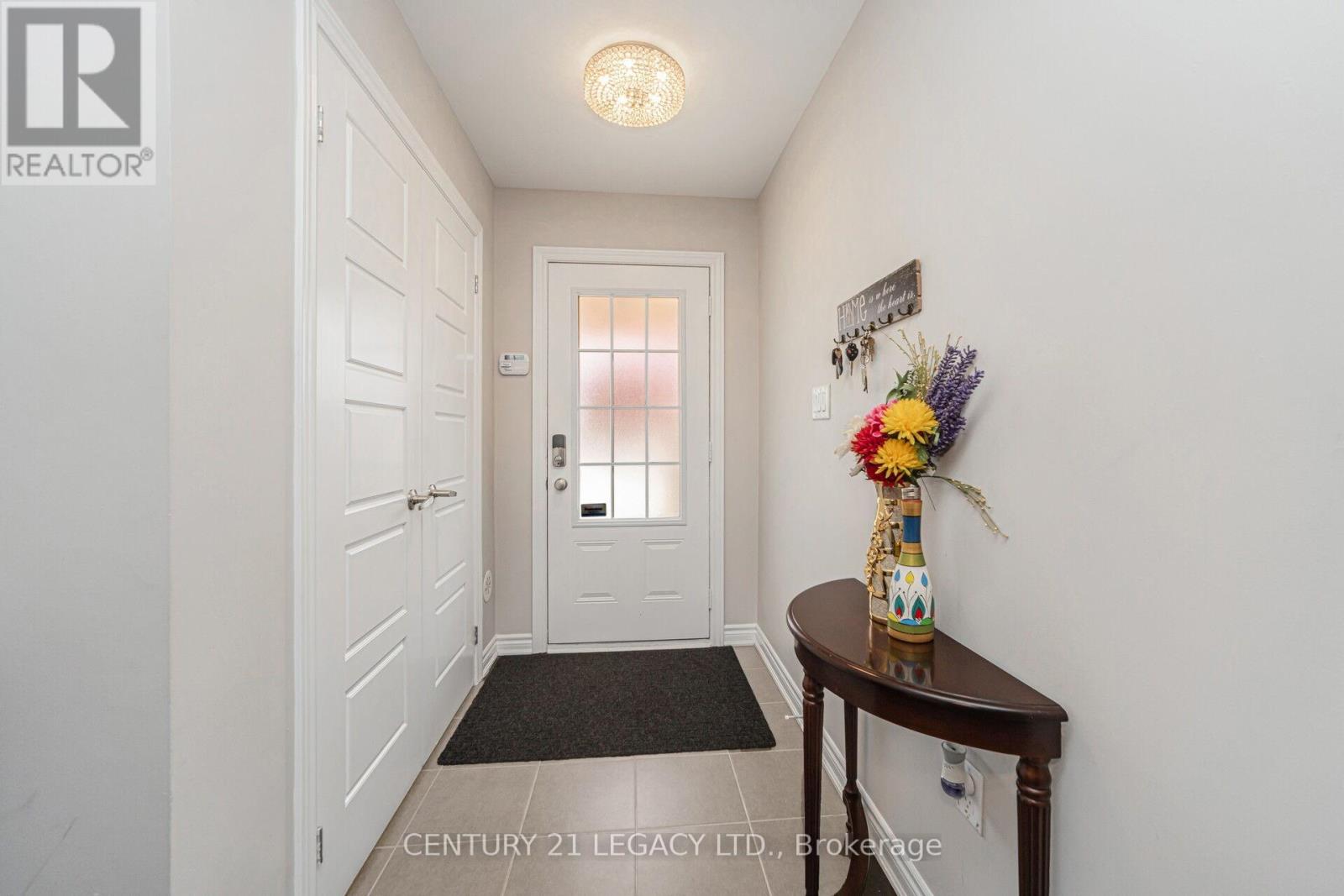 40 Donomore Drive, Brampton, Ontario  L7A 0S7 - Photo 5 - W12917576