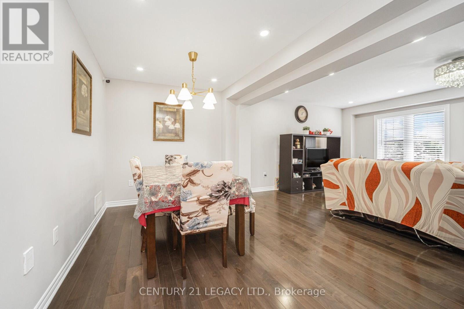 40 Donomore Drive, Brampton, Ontario  L7A 0S7 - Photo 7 - W12917576