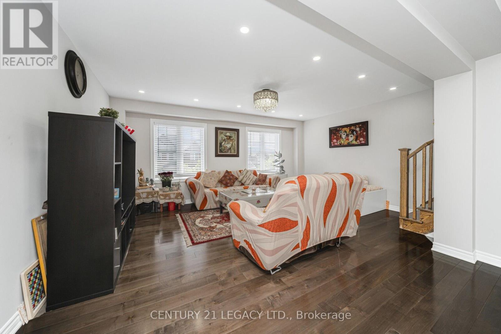 40 Donomore Drive, Brampton, Ontario  L7A 0S7 - Photo 9 - W12917576