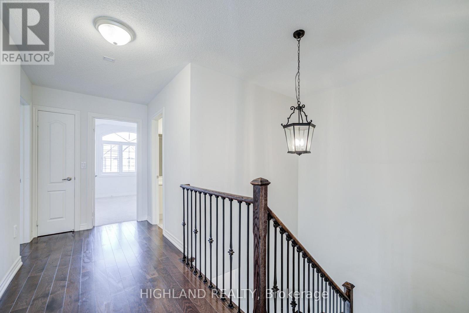 518 Terrace Way, Oakville, Ontario  L6M 1N5 - Photo 10 - W12917588