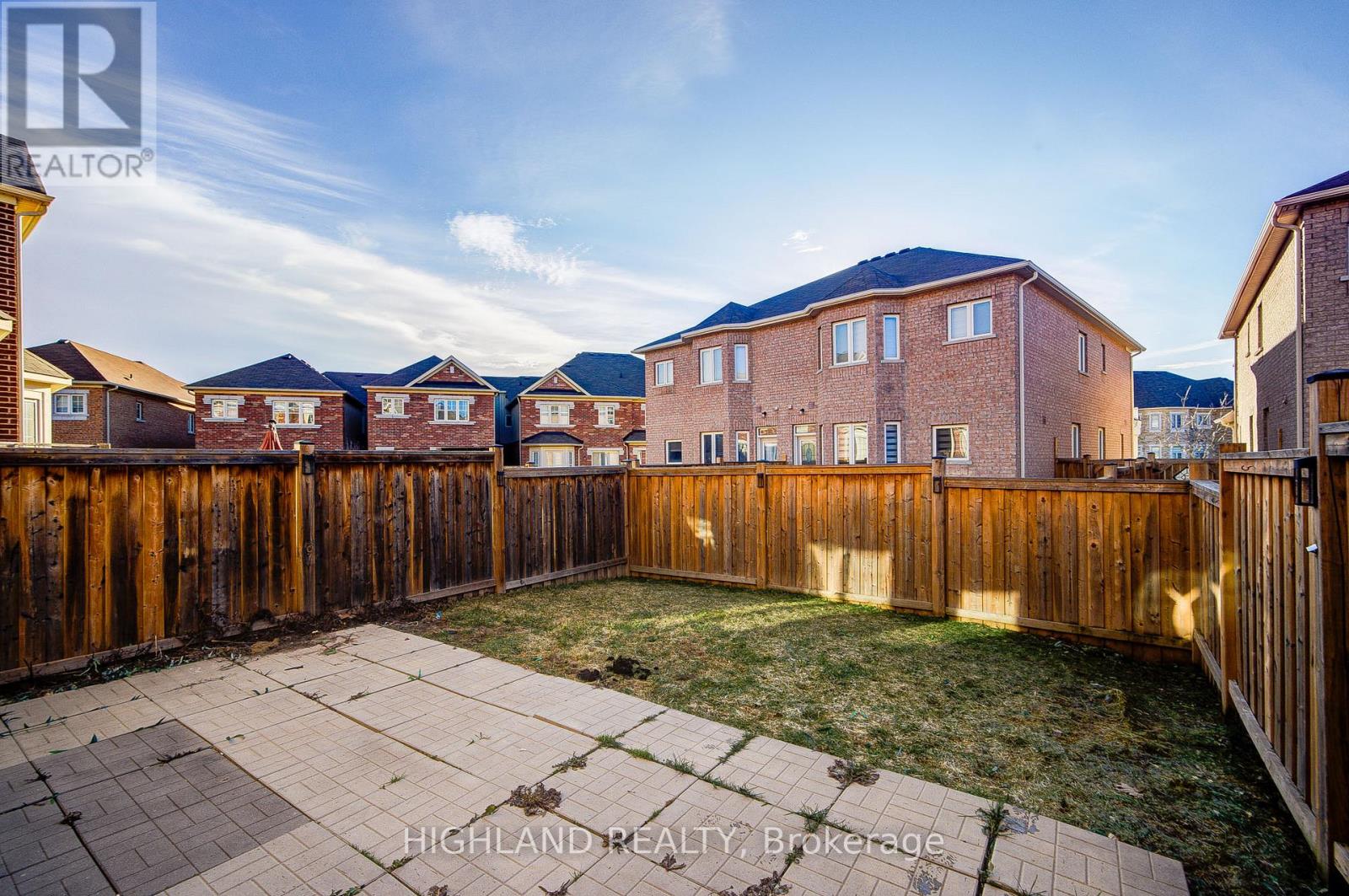 518 Terrace Way, Oakville, Ontario  L6M 1N5 - Photo 4 - W12917588