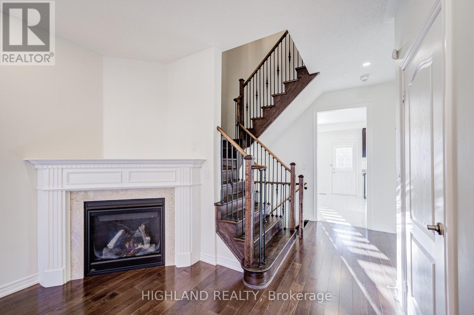 518 Terrace Way, Oakville, Ontario  L6M 1N5 - Photo 7 - W12917588