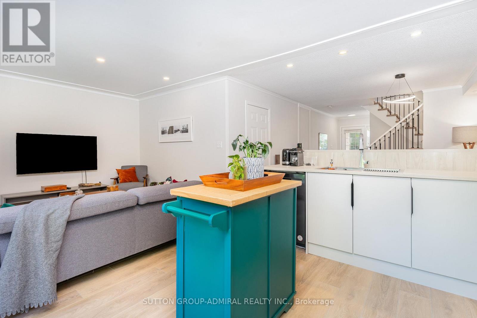 2225 Amberglen Court, Oakville, Ontario  L6M 4W8 - Photo 14 - W12917592