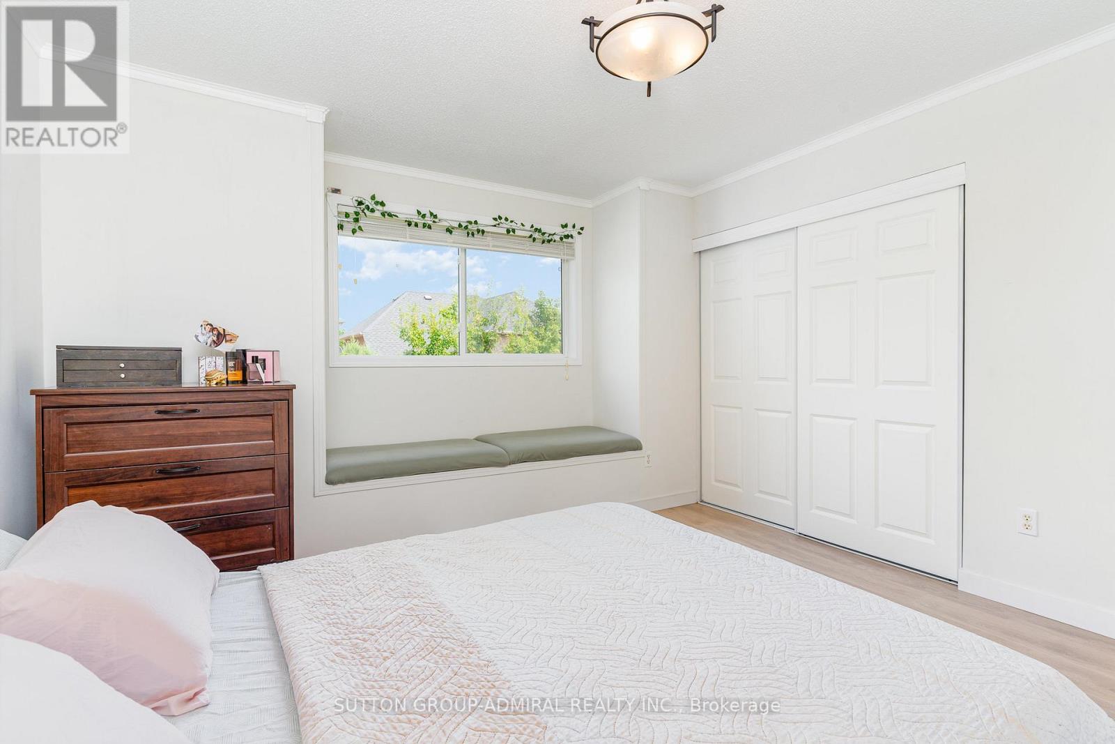 2225 Amberglen Court, Oakville, Ontario  L6M 4W8 - Photo 25 - W12917592