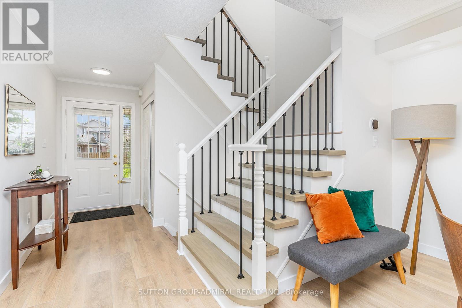 2225 Amberglen Court, Oakville, Ontario  L6M 4W8 - Photo 3 - W12917592