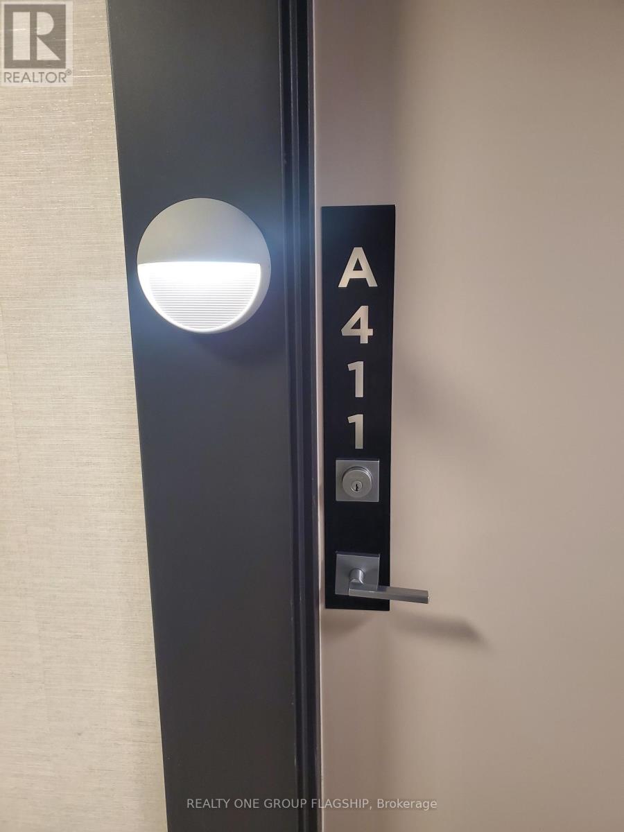 A411 - 1117 Cooke Boulevard, Burlington, Ontario  L7T 0C6 - Photo 5 - W12917604
