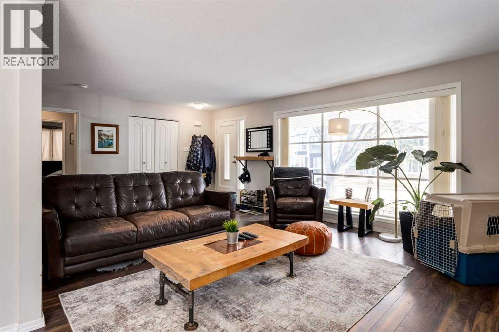 1415 43 Street Sw, Calgary, Alberta  T3C 2A3 - Photo 10 - A2294734