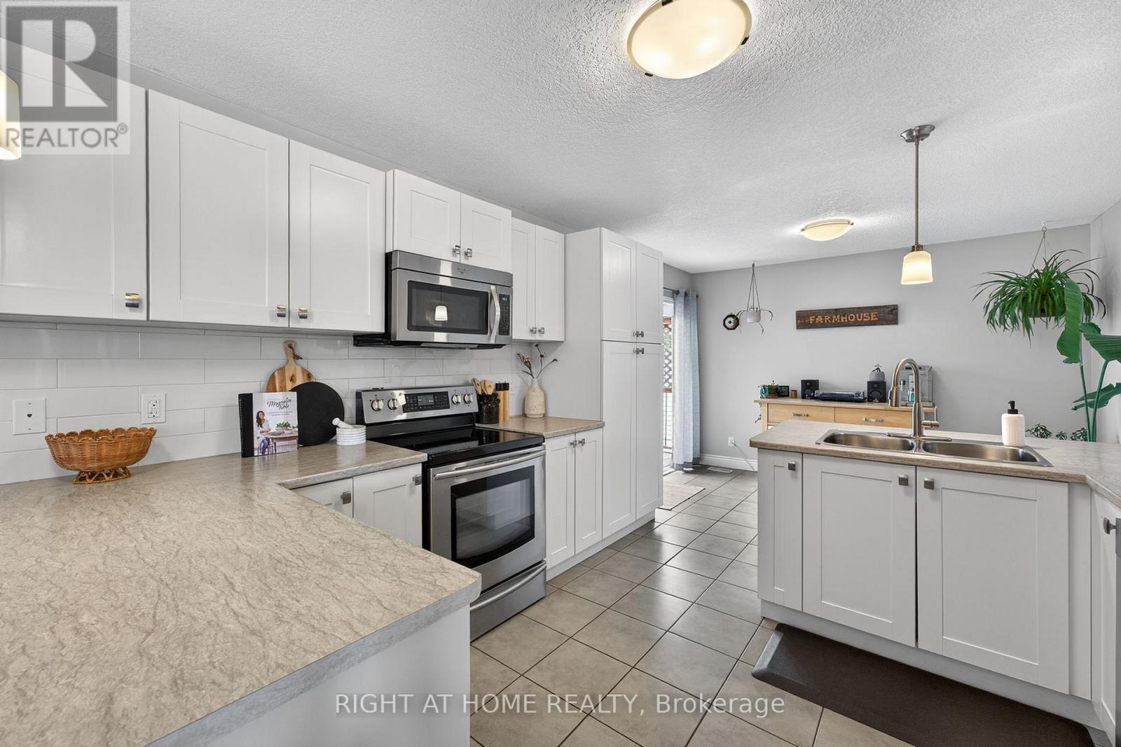 48 Freedom Crescent, Quinte West, Ontario  K8V 0C2 - Photo 11 - X12917536