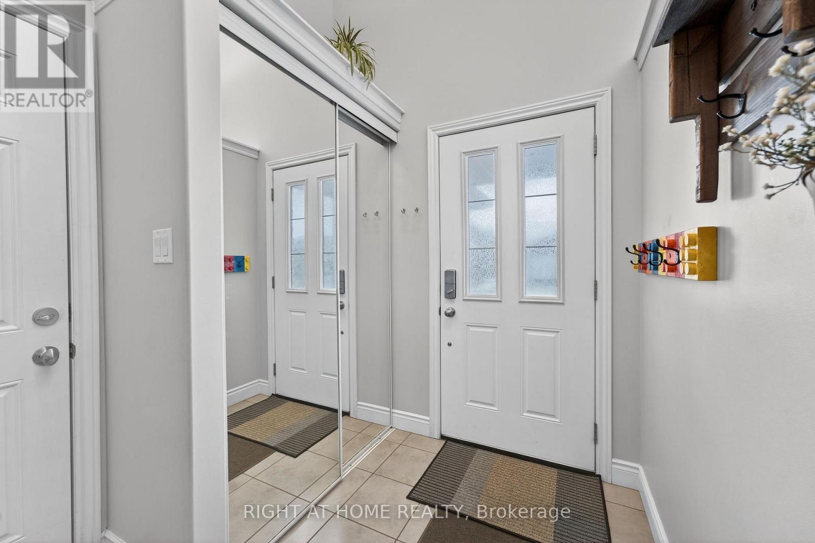 48 Freedom Crescent, Quinte West, Ontario  K8V 0C2 - Photo 3 - X12917536