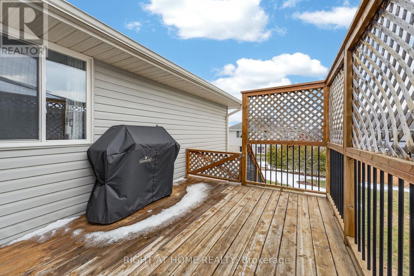 48 Freedom Crescent, Quinte West, Ontario  K8V 0C2 - Photo 34 - X12917536