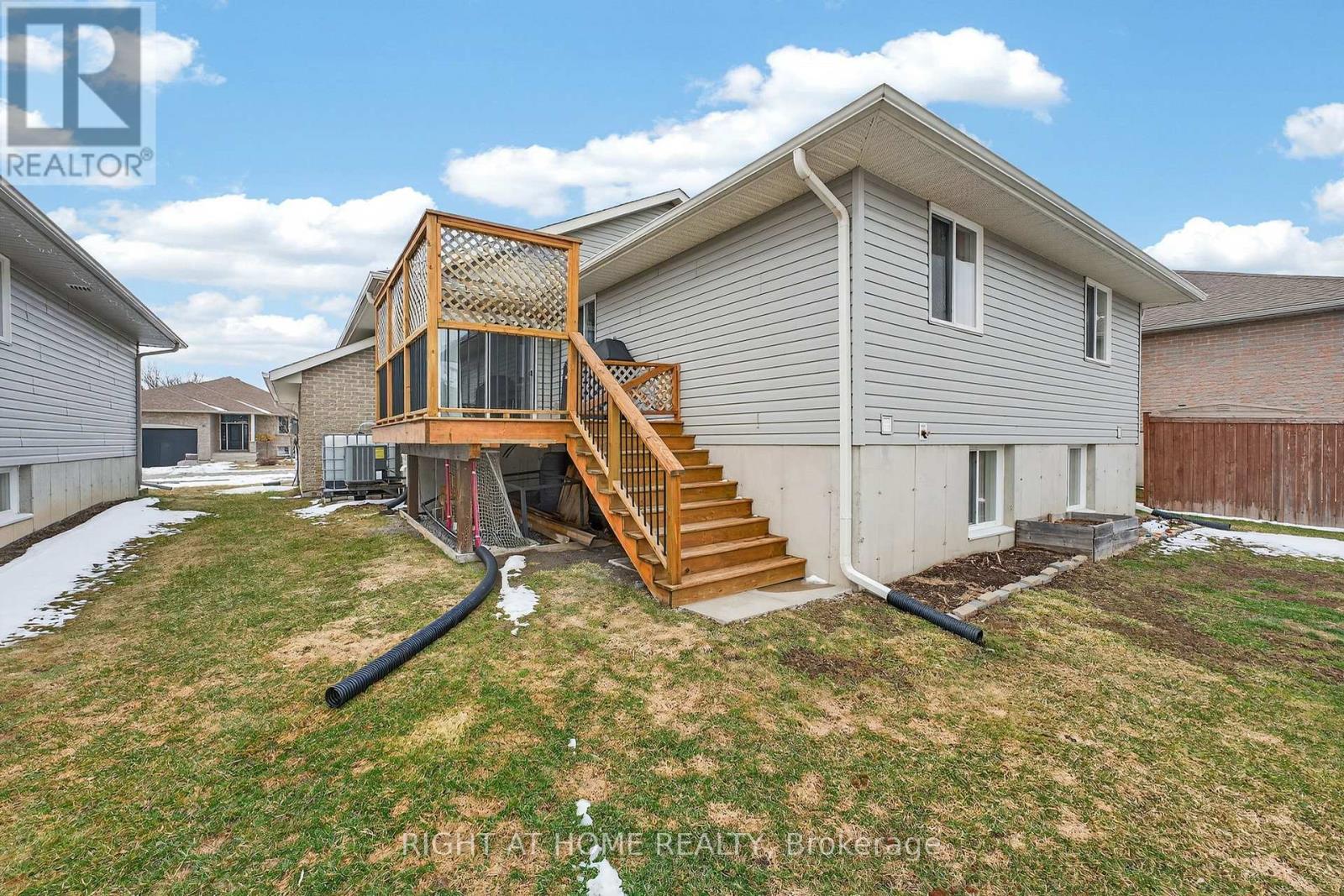 48 Freedom Crescent, Quinte West, Ontario  K8V 0C2 - Photo 36 - X12917536