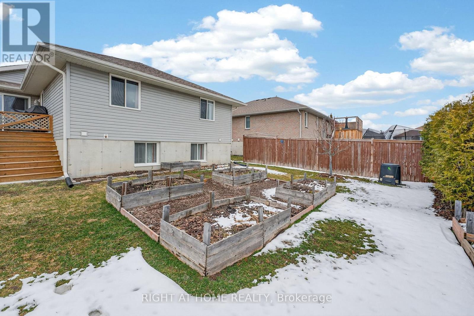 48 Freedom Crescent, Quinte West, Ontario  K8V 0C2 - Photo 37 - X12917536