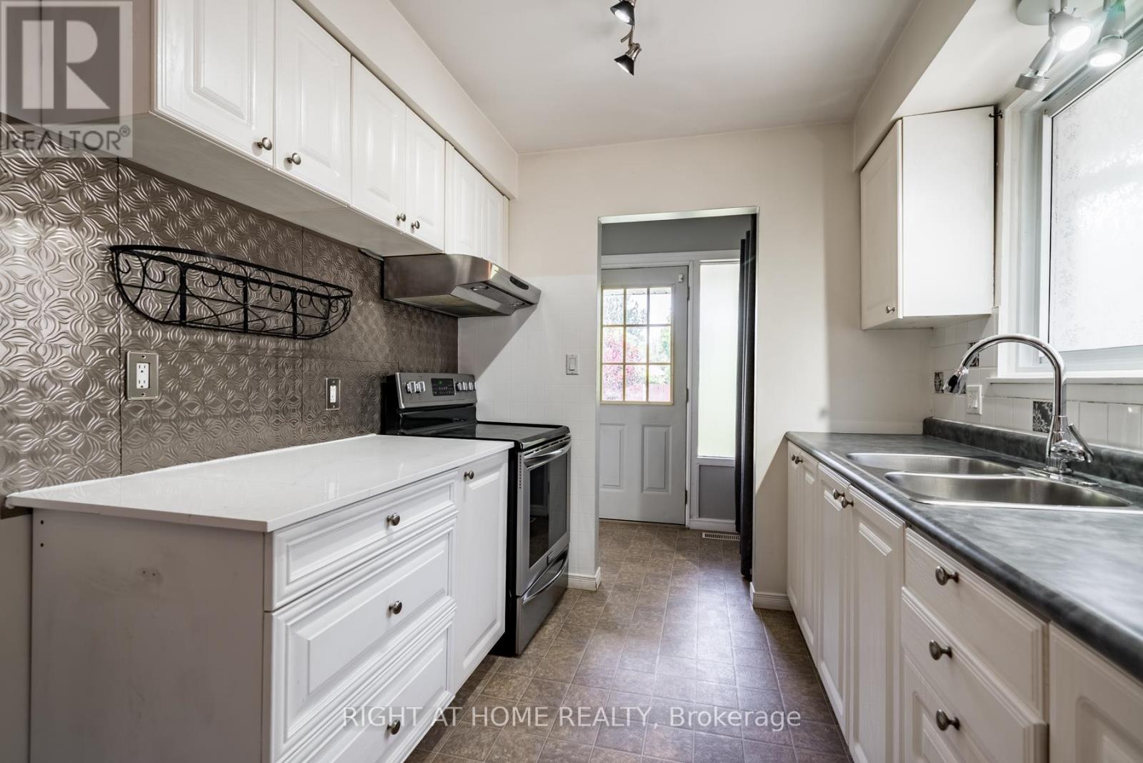 47 Meredith Crescent, Cobourg, Ontario  K9A 4R3 - Photo 10 - X12917542