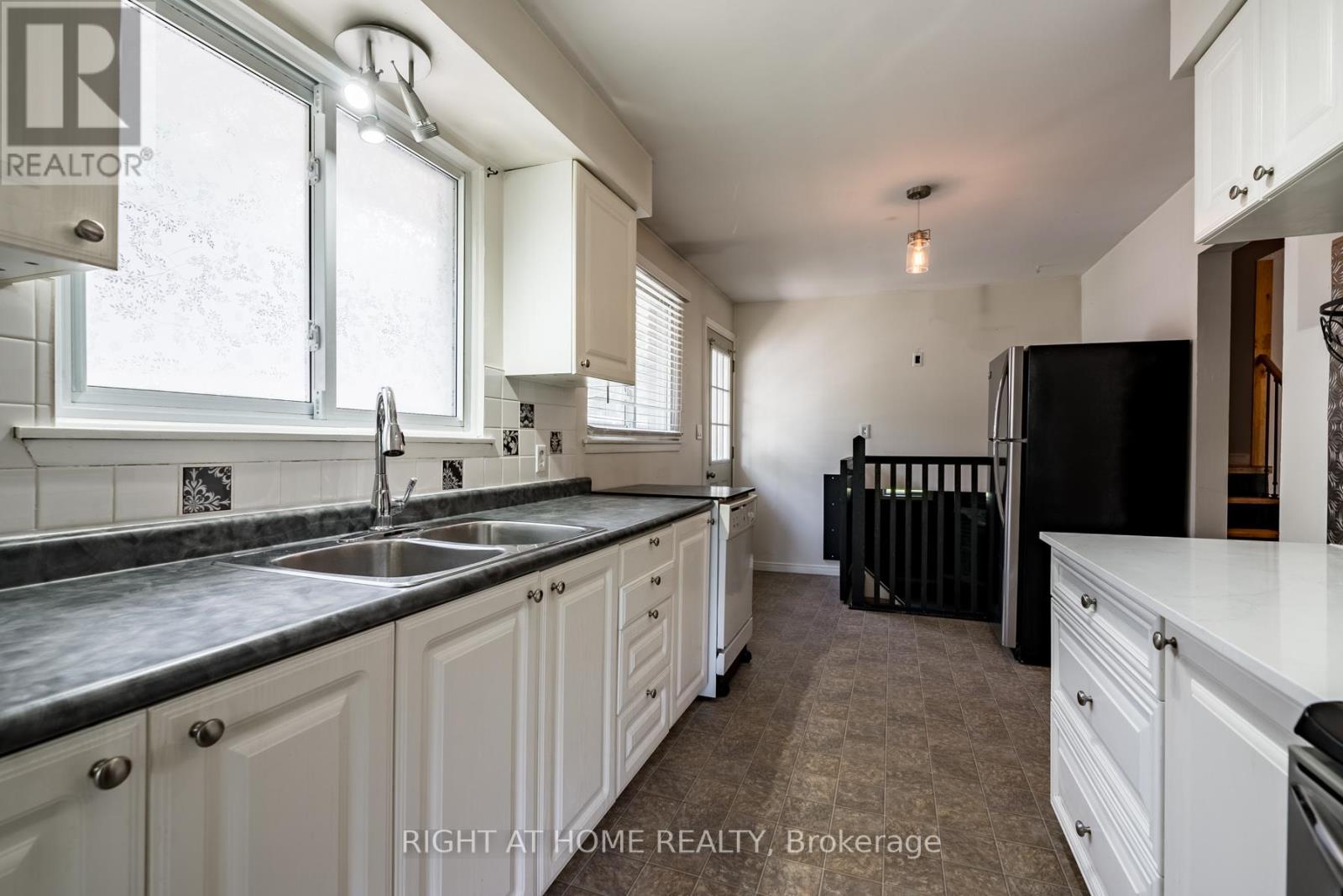 47 Meredith Crescent, Cobourg, Ontario  K9A 4R3 - Photo 8 - X12917542