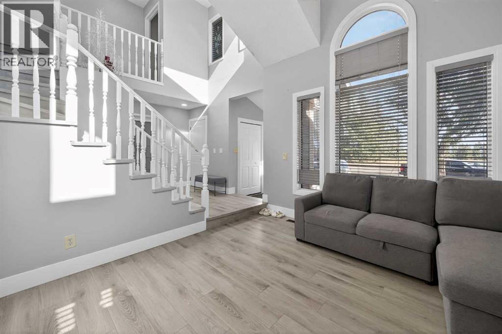 55 Millrise Way Sw, Calgary, Alberta  T2Y 2M7 - Photo 3 - A2296192