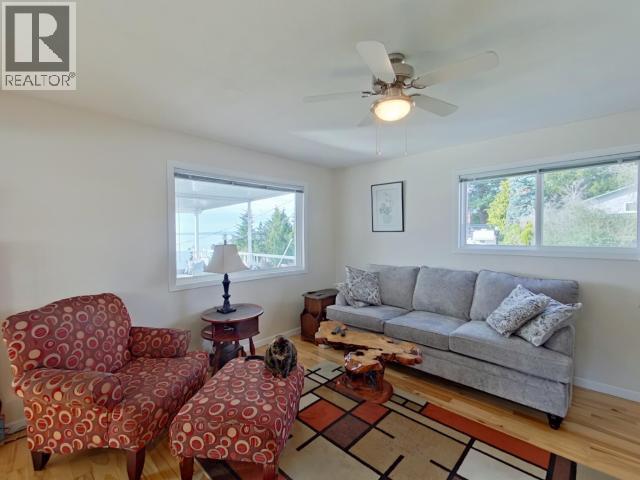 6974 Terrace Street, Powell River, British Columbia   - Photo 14 - 19702