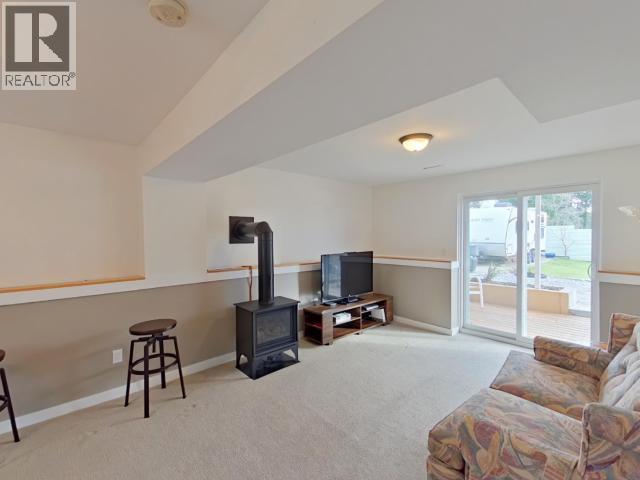 6974 Terrace Street, Powell River, British Columbia   - Photo 30 - 19702