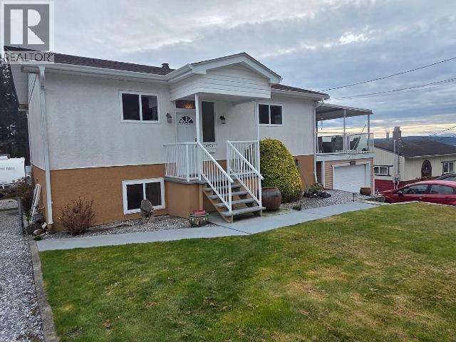 6974 Terrace Street, Powell River, British Columbia   - Photo 57 - 19702