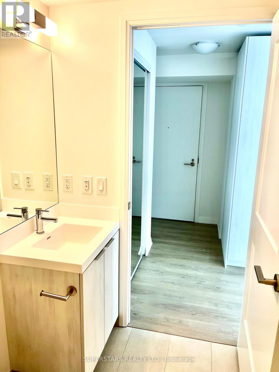 1715 - 8 Widmer Street, Toronto, Ontario  M5V 0W6 - Photo 5 - C12917618