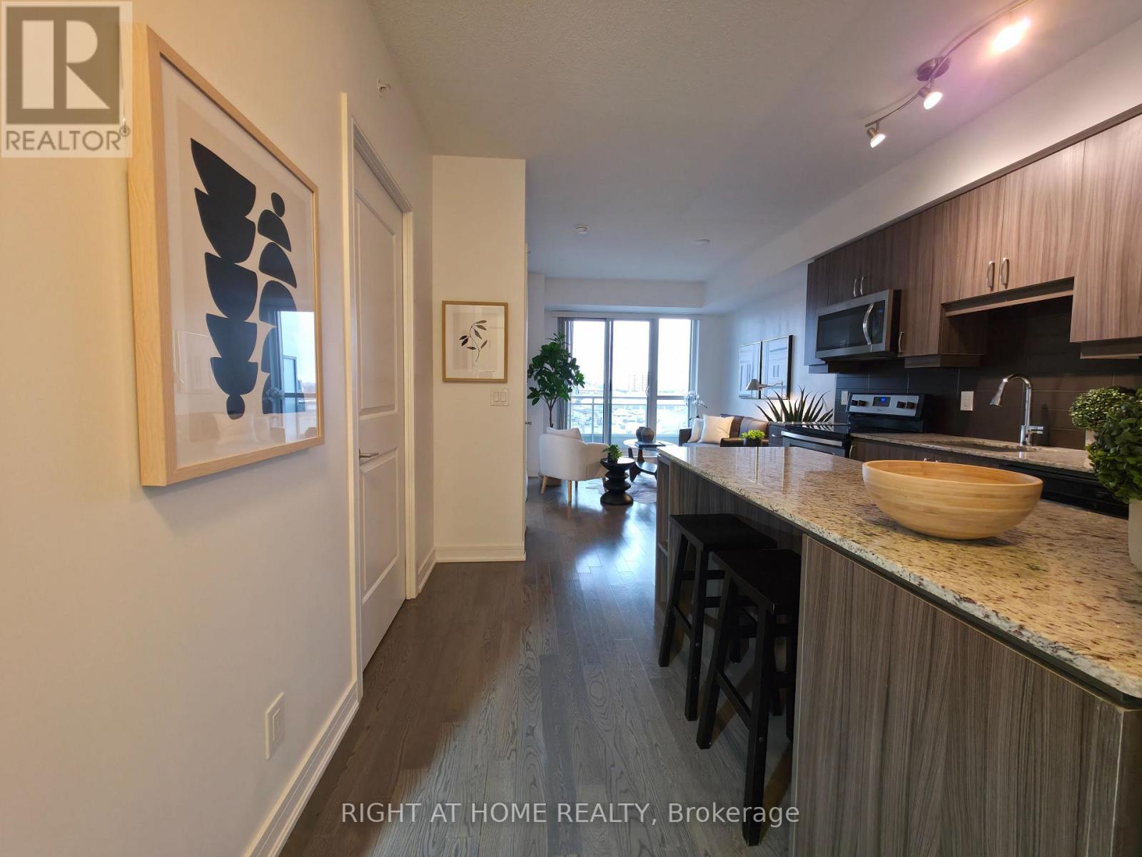 Ne616 - 9205 Yonge Street, Richmond Hill, Ontario  L4C 1V5 - Photo 3 - N12917612