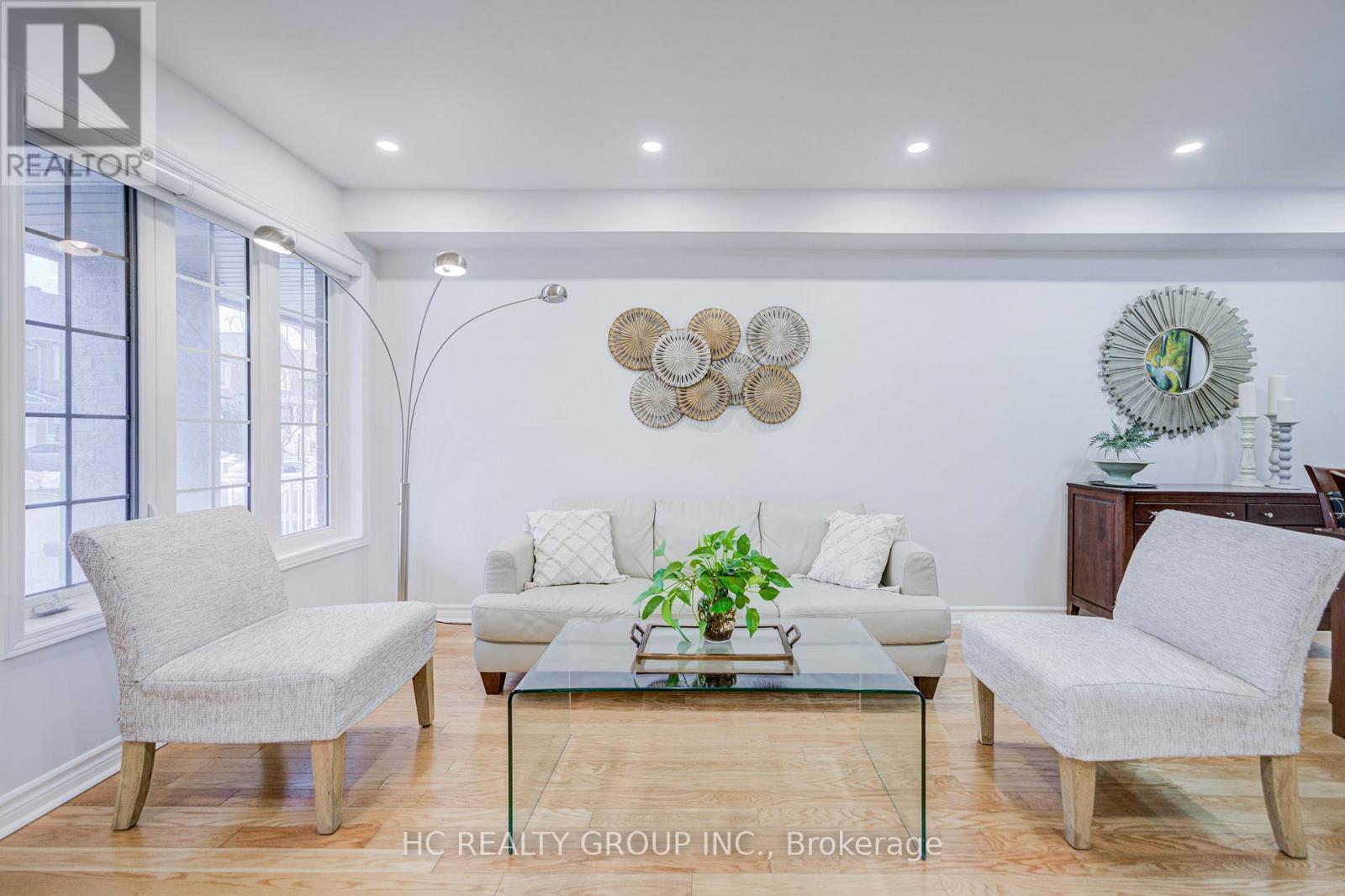 18 Quattro Avenue, Richmond Hill, Ontario  L4E 0S5 - Photo 6 - N12917614