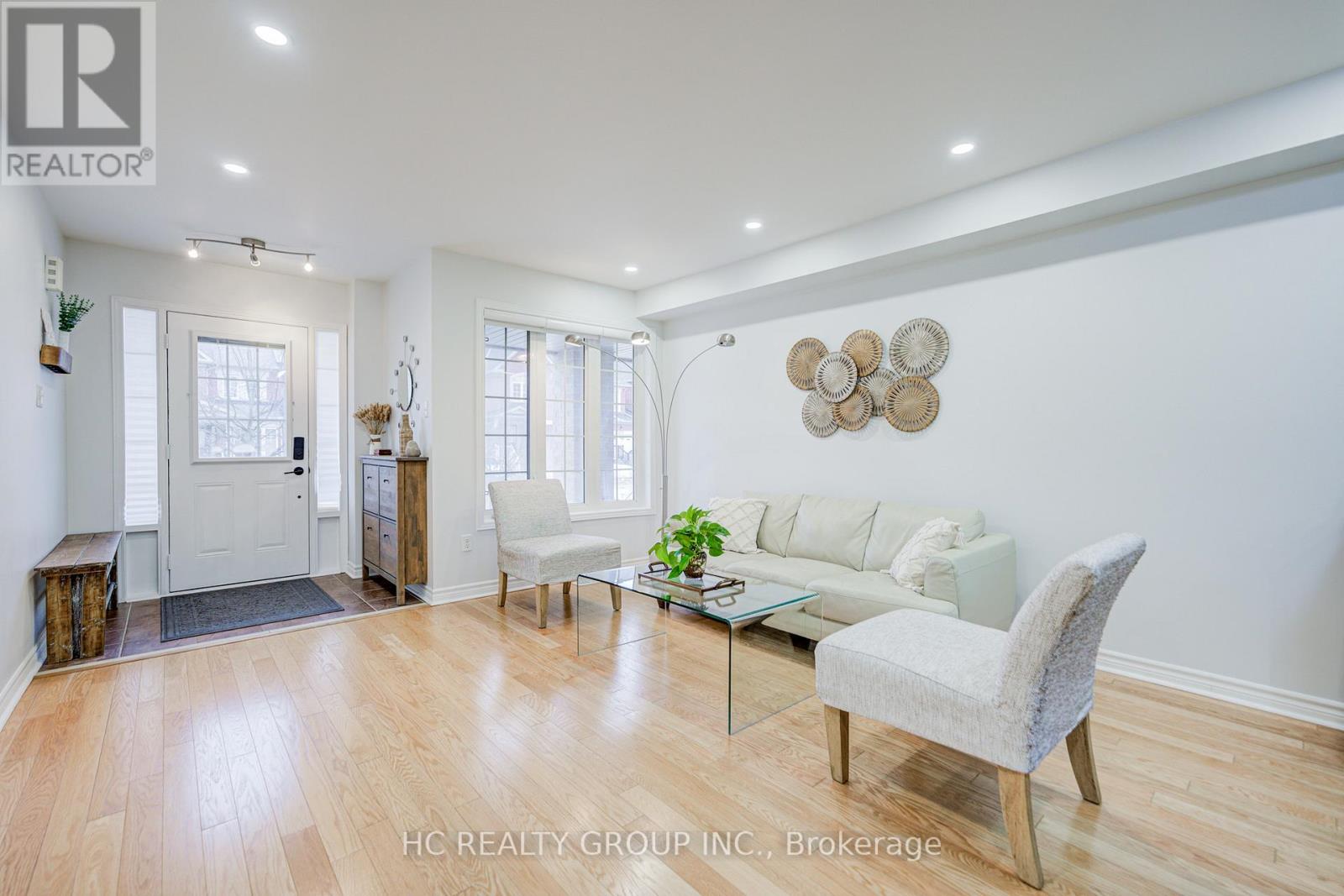 18 Quattro Avenue, Richmond Hill, Ontario  L4E 0S5 - Photo 7 - N12917614