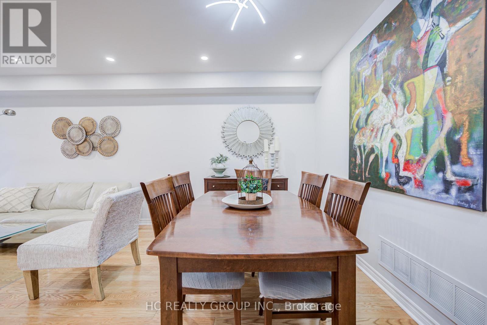 18 Quattro Avenue, Richmond Hill, Ontario  L4E 0S5 - Photo 9 - N12917614