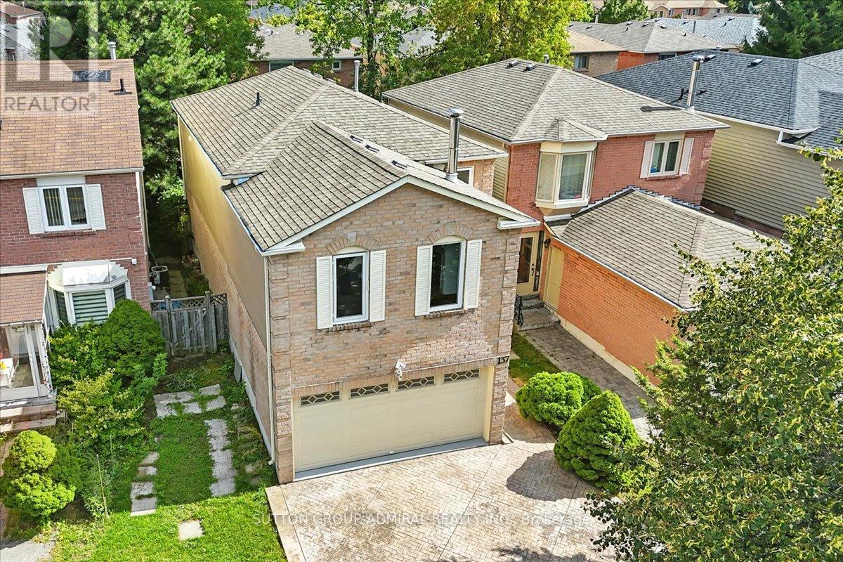 137 CHELWOOD DRIVE, Vaughan, Ontario