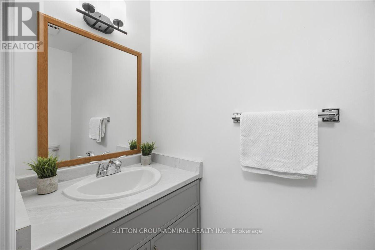 137 Chelwood Drive, Vaughan, Ontario  L4J 7C6 - Photo 10 - N12917624