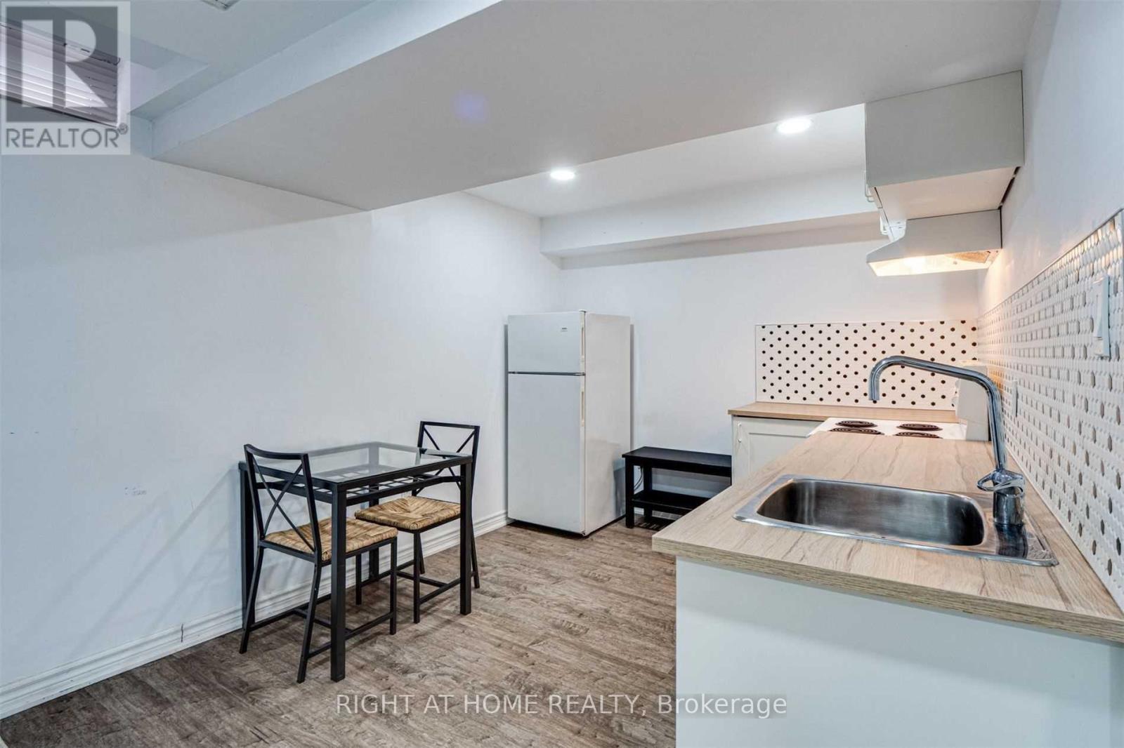 55 Dunoon Drive, Vaughan, Ontario  L6A 1Z3 - Photo 4 - N12917630