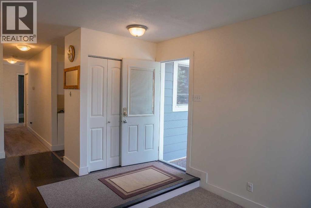 206 Mcgill Boulevard W, Lethbridge, Alberta  T1K 4C5 - Photo 3 - A2291720