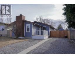 206 McGill Boulevard W, Lethbridge, Alberta