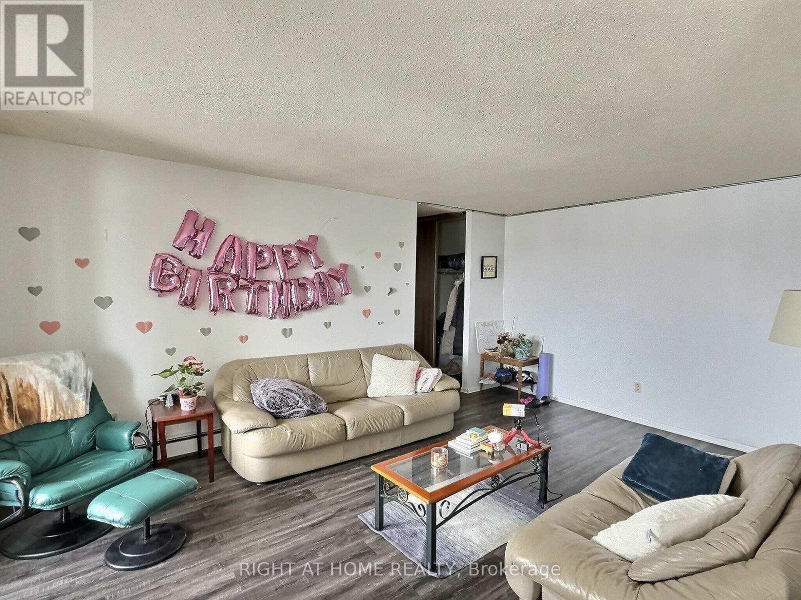 10 - 525 Parkside Dr Drive, Waterloo, Ontario  N2L 4X7 - Photo 2 - X12917626