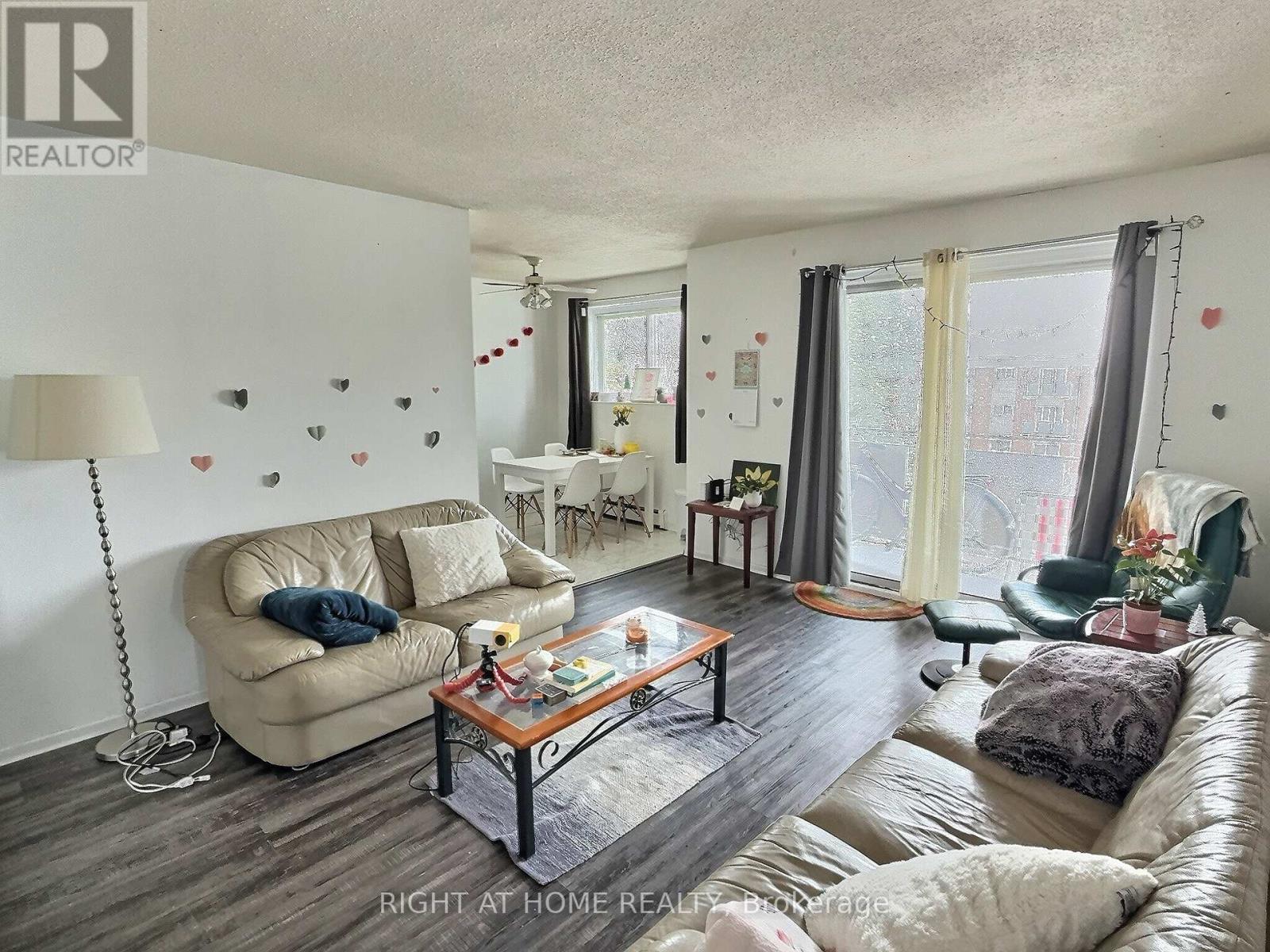 10 - 525 Parkside Dr Drive, Waterloo, Ontario  N2L 4X7 - Photo 3 - X12917626