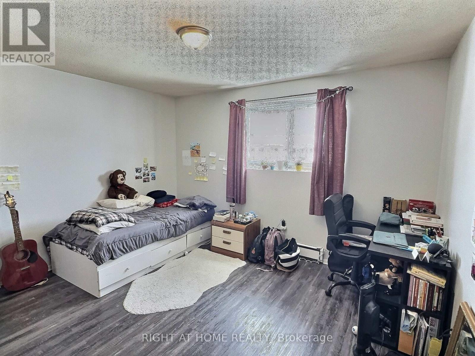 10 - 525 Parkside Dr Drive, Waterloo, Ontario  N2L 4X7 - Photo 6 - X12917626