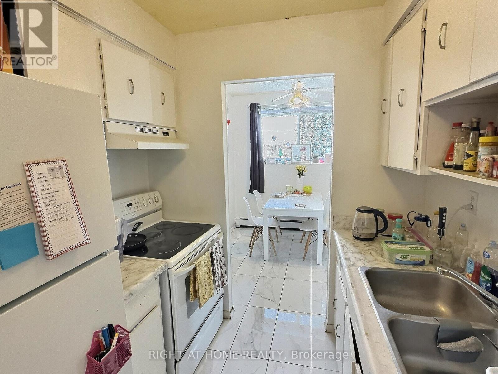 10 - 525 Parkside Dr Drive, Waterloo, Ontario  N2L 4X7 - Photo 9 - X12917626