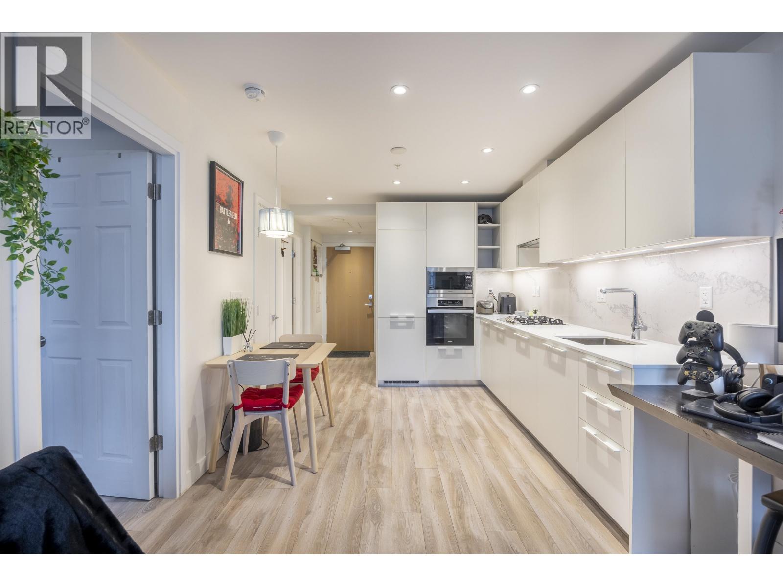 302 6699 Dunblane Avenue, Burnaby, British Columbia  V5H 0J8 - Photo 8 - R3102626