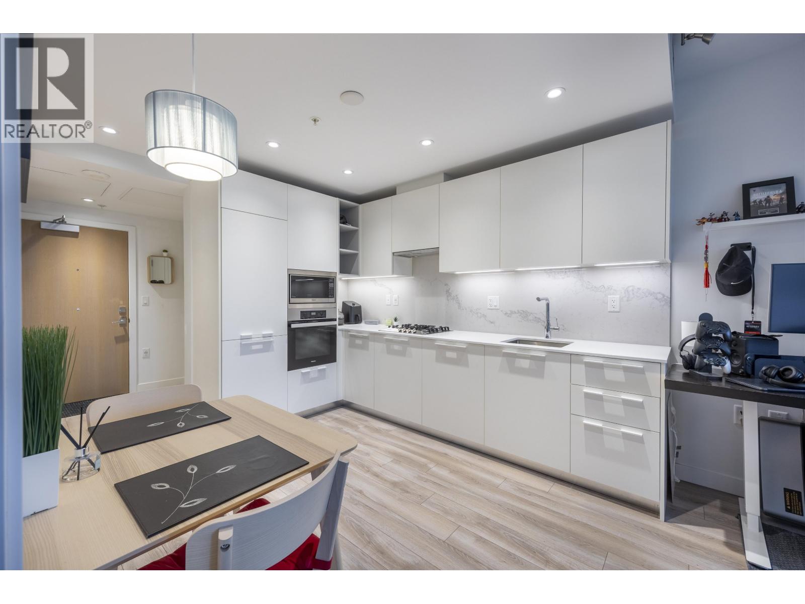 302 6699 Dunblane Avenue, Burnaby, British Columbia  V5H 0J8 - Photo 9 - R3102626