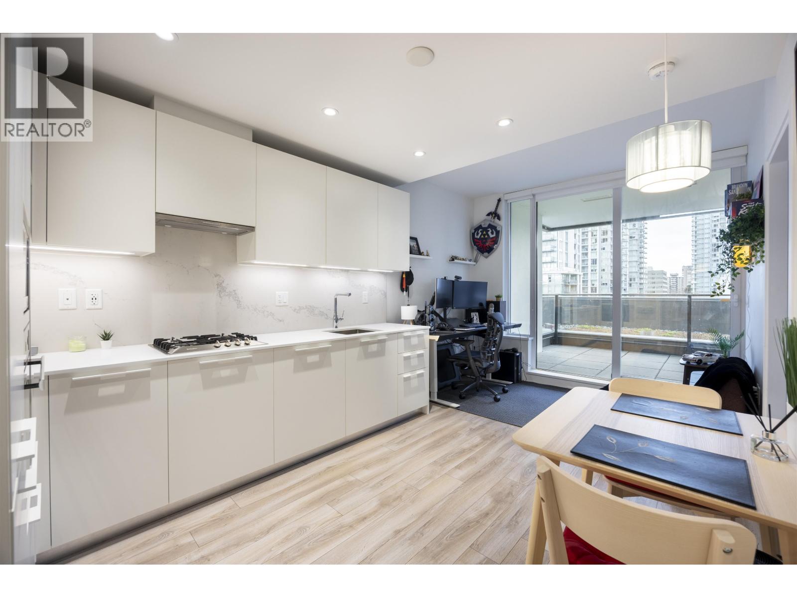 302 6699 Dunblane Avenue, Burnaby, British Columbia  V5H 0J8 - Photo 7 - R3102626