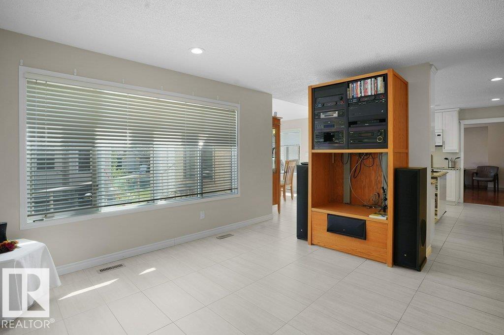 762 Wells Wd Nw, Edmonton, Alberta  T6M 2J9 - Photo 29 - E4478905