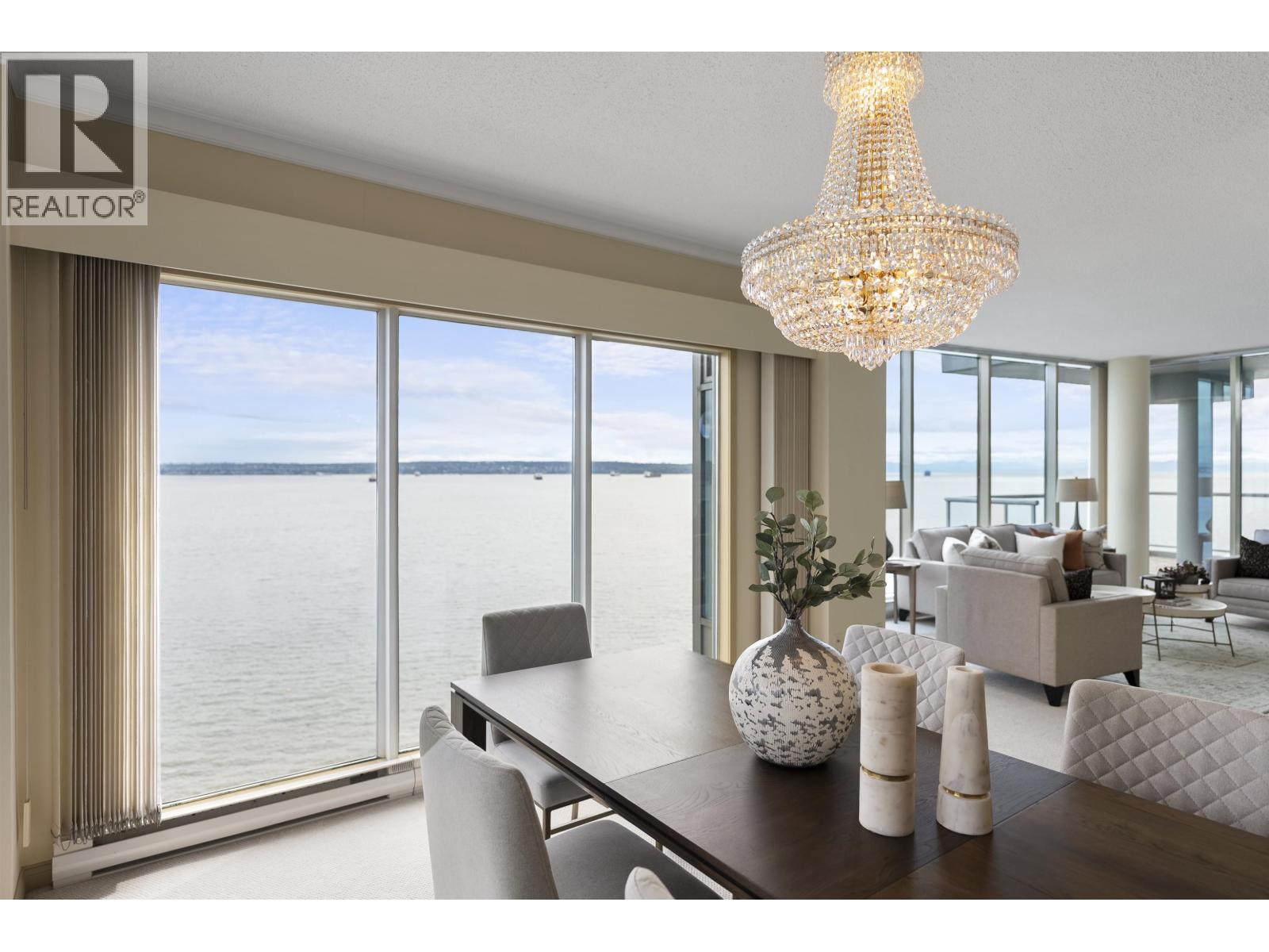 1401 2120 ARGYLE AVENUE, West Vancouver, British Columbia