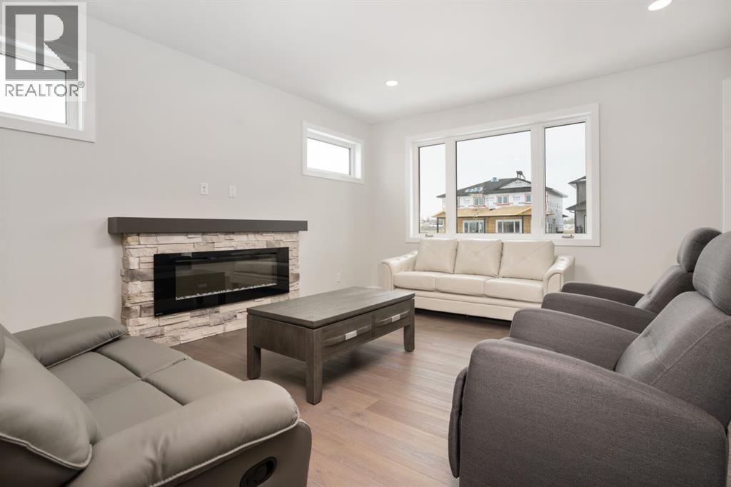 6319 26 Avenue, Camrose, Alberta  T4V 5L8 - Photo 2 - A2271962