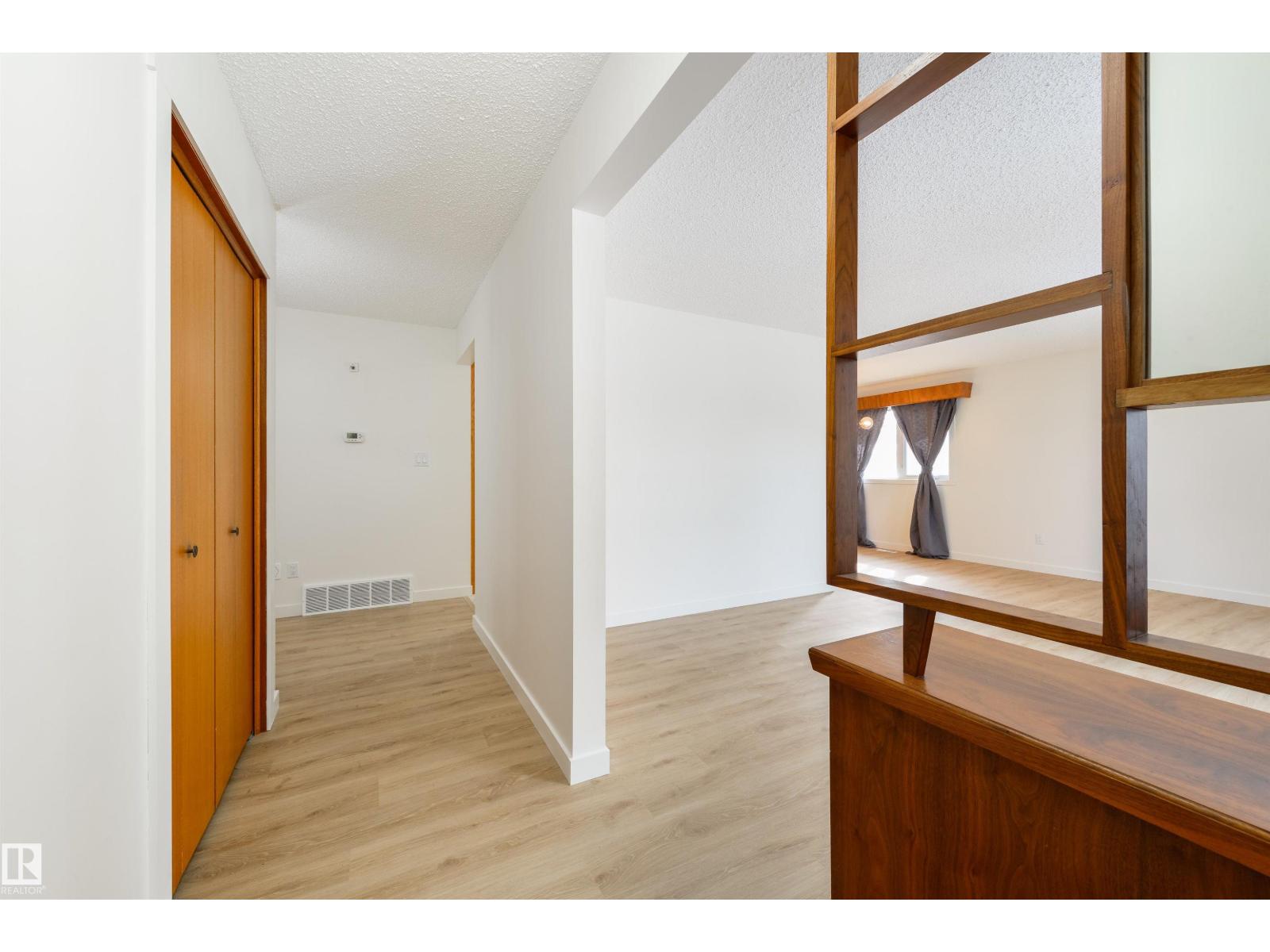 9613 151 St Nw, Edmonton, Alberta  T5P 1S5 - Photo 2 - E4478908