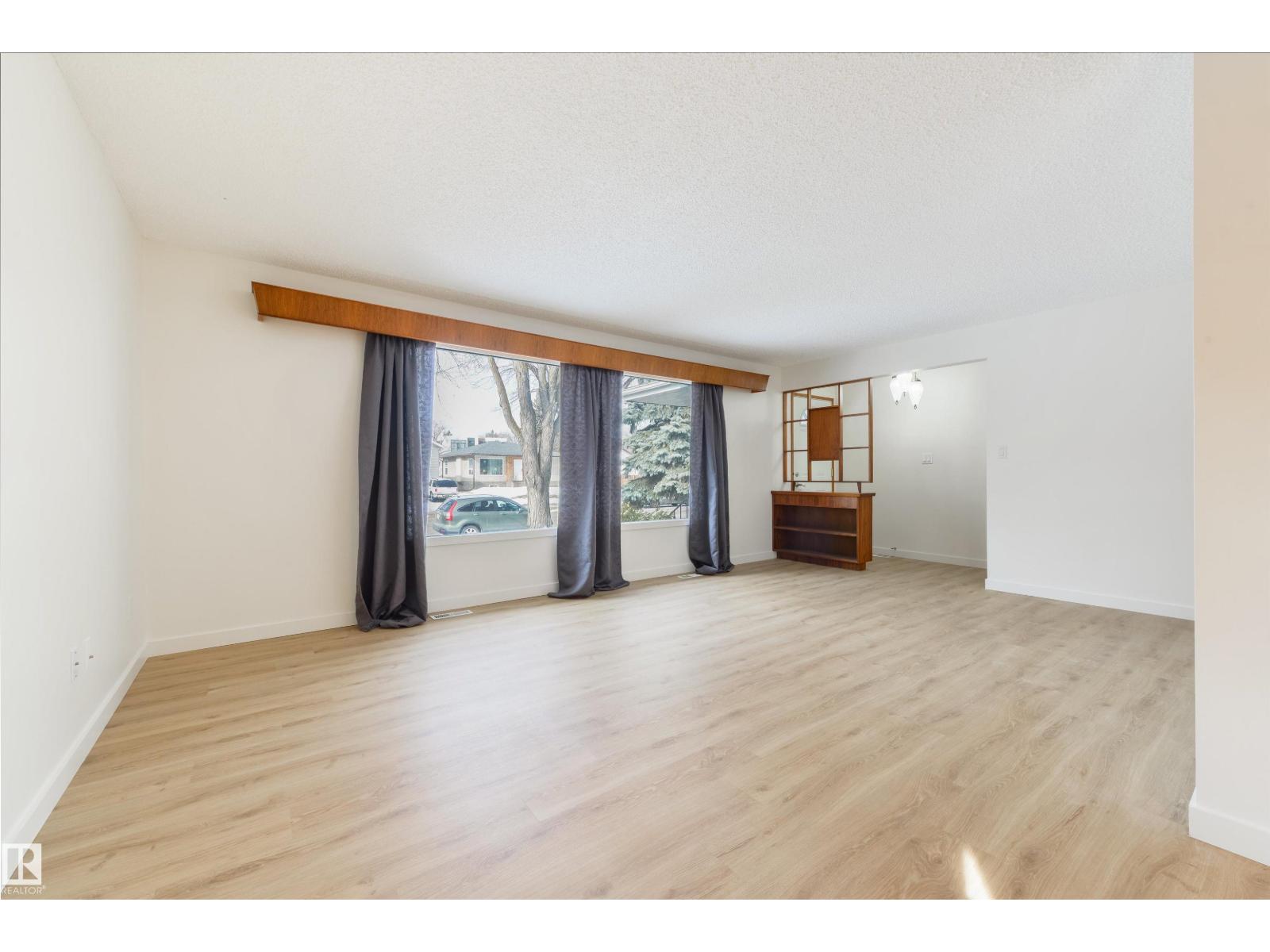 9613 151 St Nw, Edmonton, Alberta  T5P 1S5 - Photo 4 - E4478908