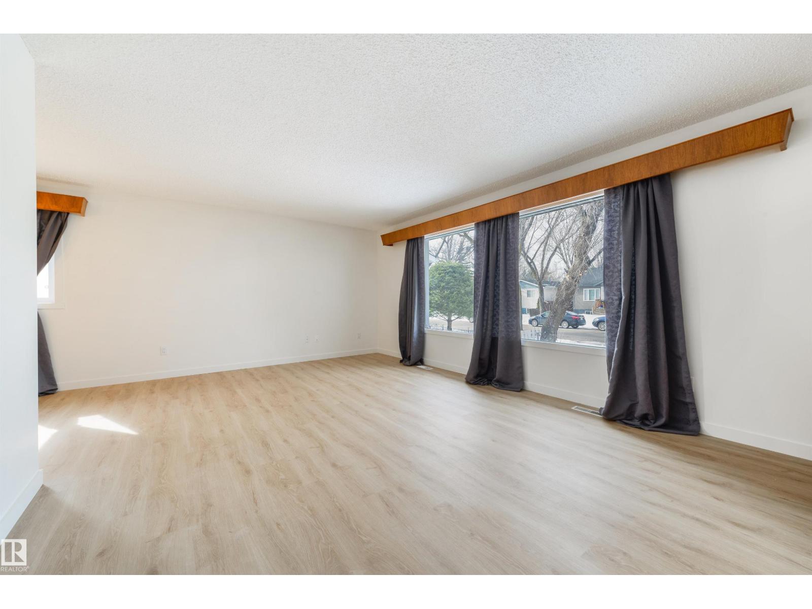 9613 151 St Nw, Edmonton, Alberta  T5P 1S5 - Photo 5 - E4478908