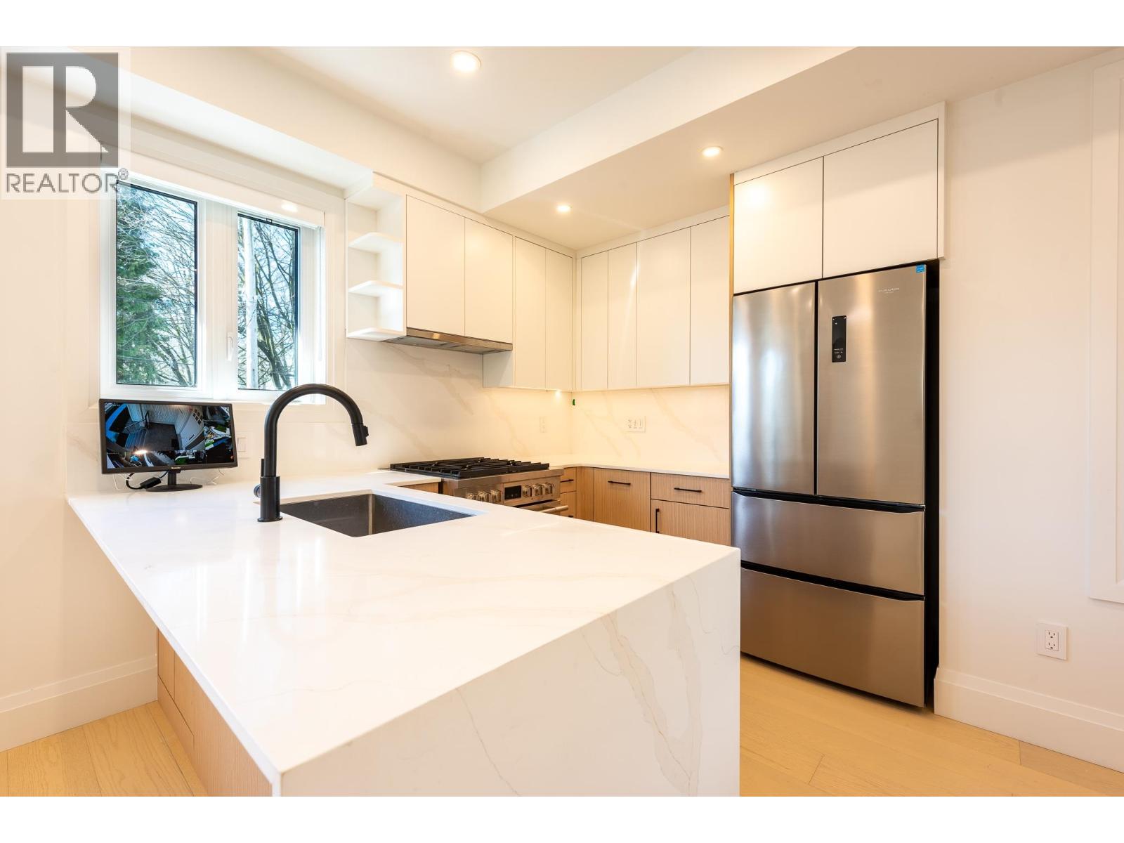 2890 Grant Street, Vancouver, British Columbia  V5K 4C8 - Photo 8 - R3103260