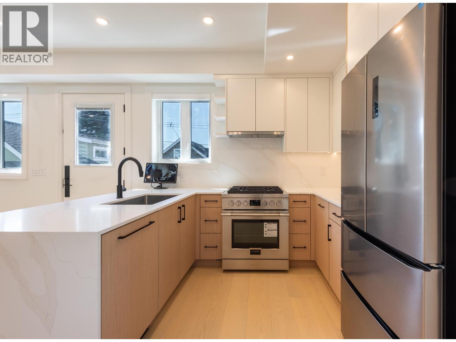 2890 Grant Street, Vancouver, British Columbia  V5K 4C8 - Photo 9 - R3103260